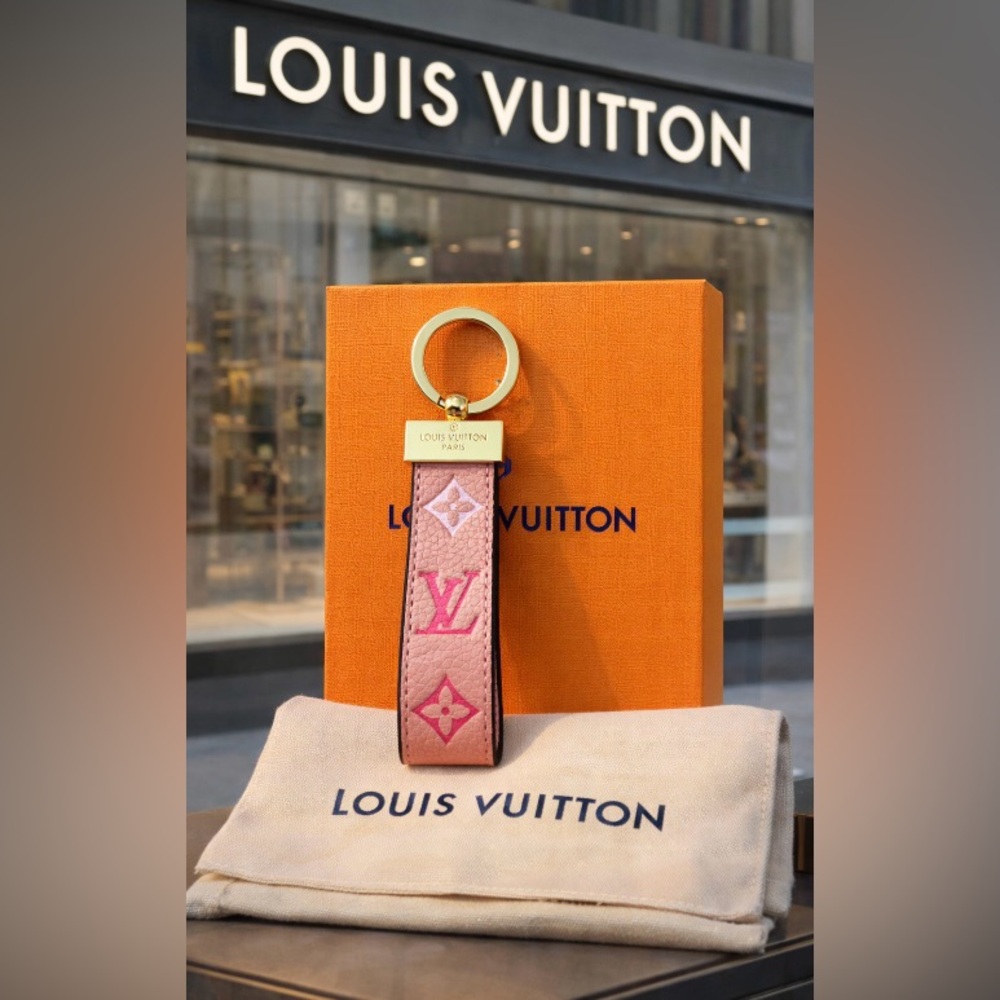 Chic, luxury Pink Key Holder- Full inclusion with LV box and dust bag- New